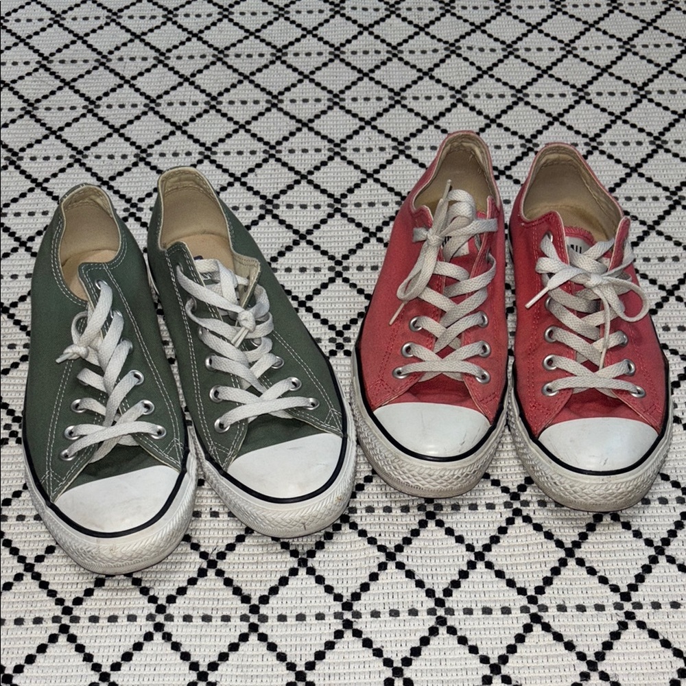 2 pairs Convers Low Tops